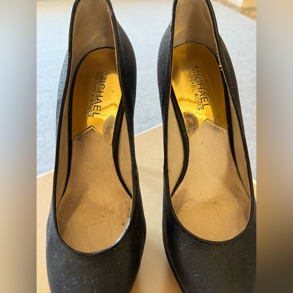 Michael Kors Black Gideon Pump - Picture 7 of 8